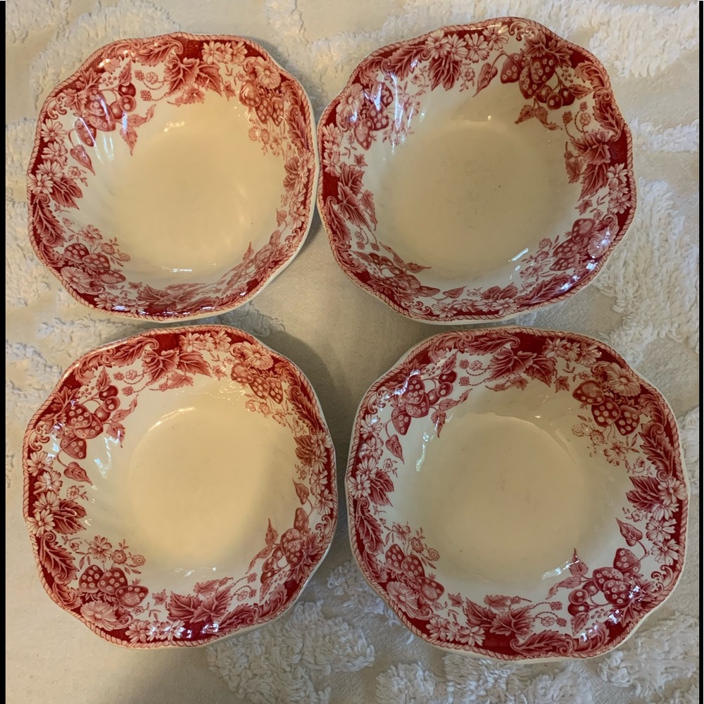 Set of 4 6in Johnson bros strawberry fair bowls - preloved